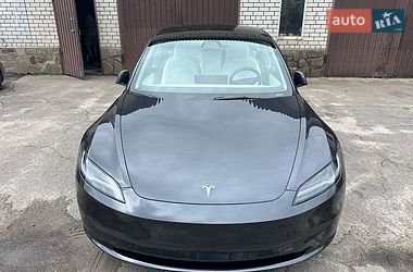 tesla model-3 2025 в Дніпро (Дніпропетровськ) від професійного продавця Белоус Дмитрий Юрьевич