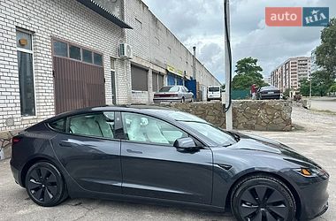 Седан Tesla Model 3 2025 в Дніпрі