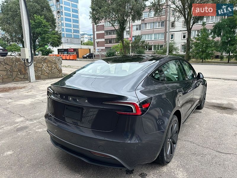 Седан Tesla Model 3 2025 в Дніпрі