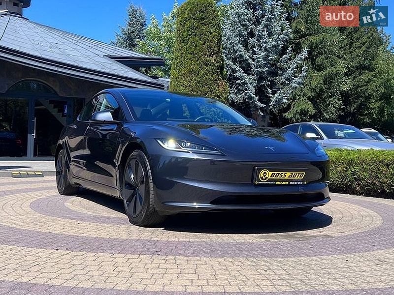 Tesla Model 3 2025