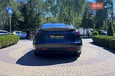 Седан Tesla Model 3 2025 в Львові