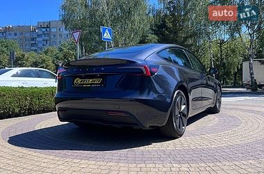 Седан Tesla Model 3 2025 в Львові