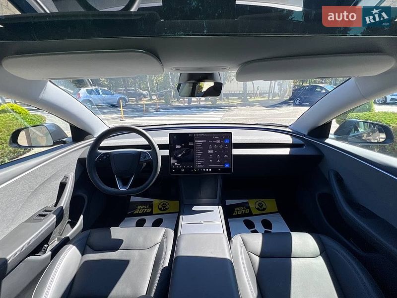 Седан Tesla Model 3 2025 в Львові
