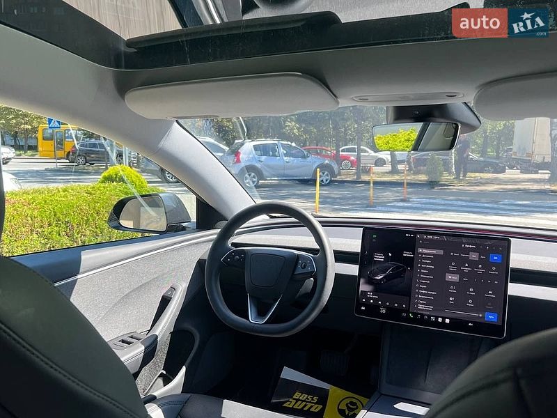 Седан Tesla Model 3 2025 в Львові