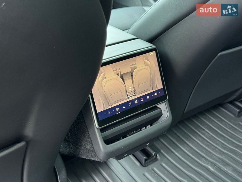 Седан Tesla Model 3 2025 в Дубні фото 37 Седан Tesla Model 3 2025 в Дубні