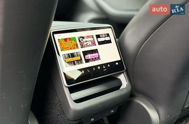 Седан Tesla Model 3 2024 в Києві