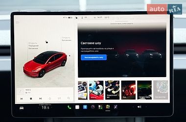 Седан Tesla Model 3 2024 в Києві