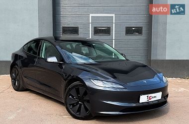 Седан Tesla Model 3 2024 в Киеве
