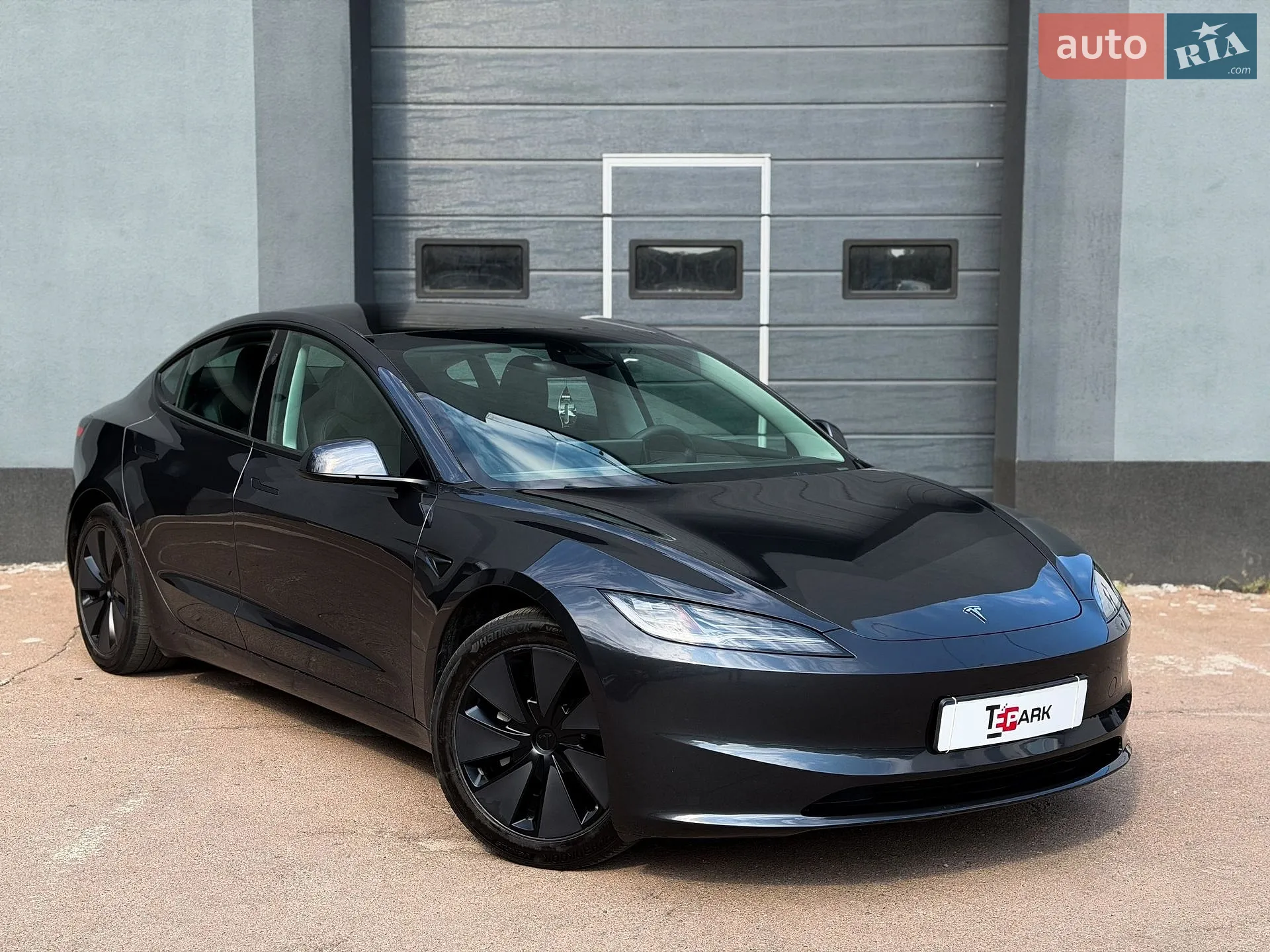 2024 Tesla Model 3 - фото 1