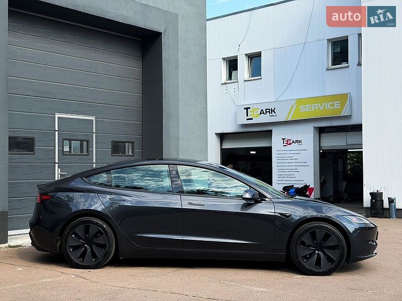 Седан Tesla Model 3 2024 в Киеве