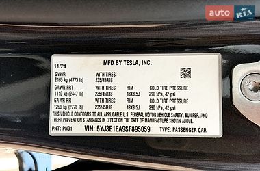 Седан Tesla Model 3 2024 в Киеве