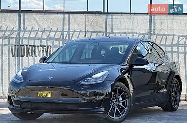 Седан Tesla Model 3 2018 в Киеве