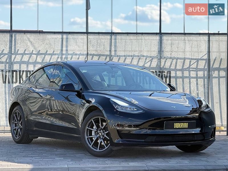 Седан Tesla Model 3 2018 в Киеве