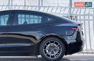 Седан Tesla Model 3 2018 в Киеве