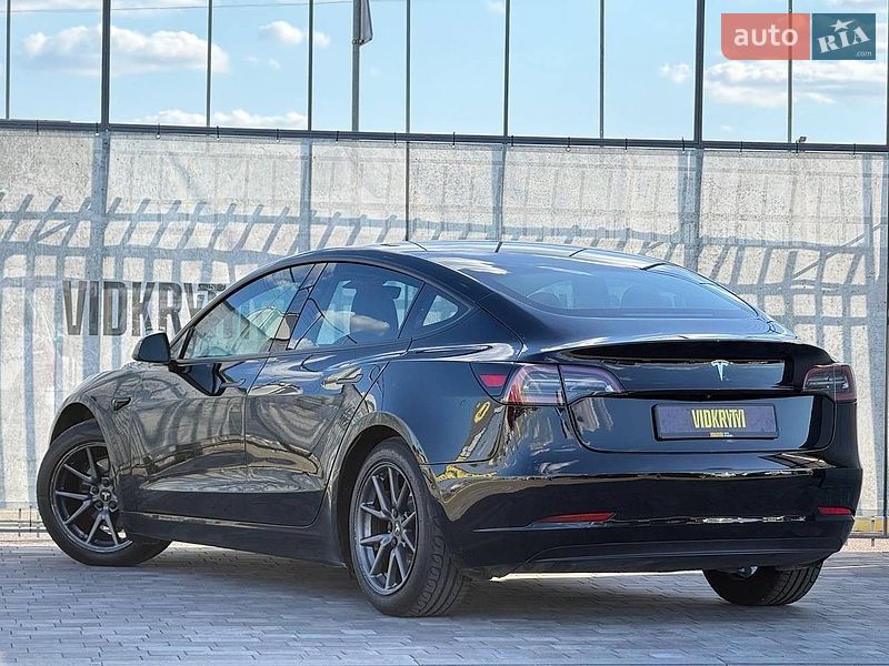 Седан Tesla Model 3 2018 в Киеве
