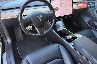 Седан Tesla Model 3 2018 в Киеве