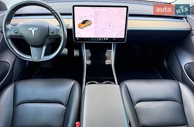 Седан Tesla Model 3 2018 в Киеве