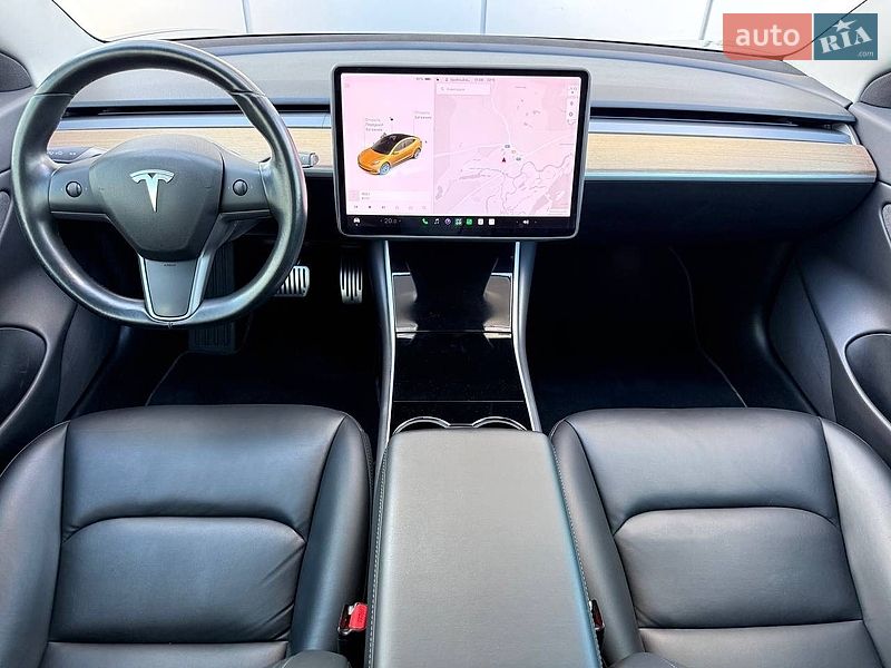 Седан Tesla Model 3 2018 в Киеве