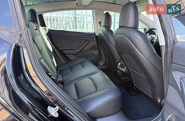 Седан Tesla Model 3 2018 в Киеве