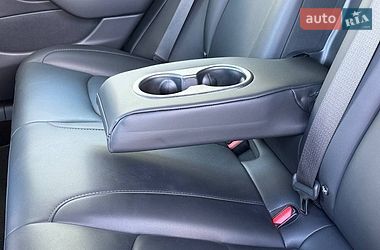 Седан Tesla Model 3 2018 в Киеве