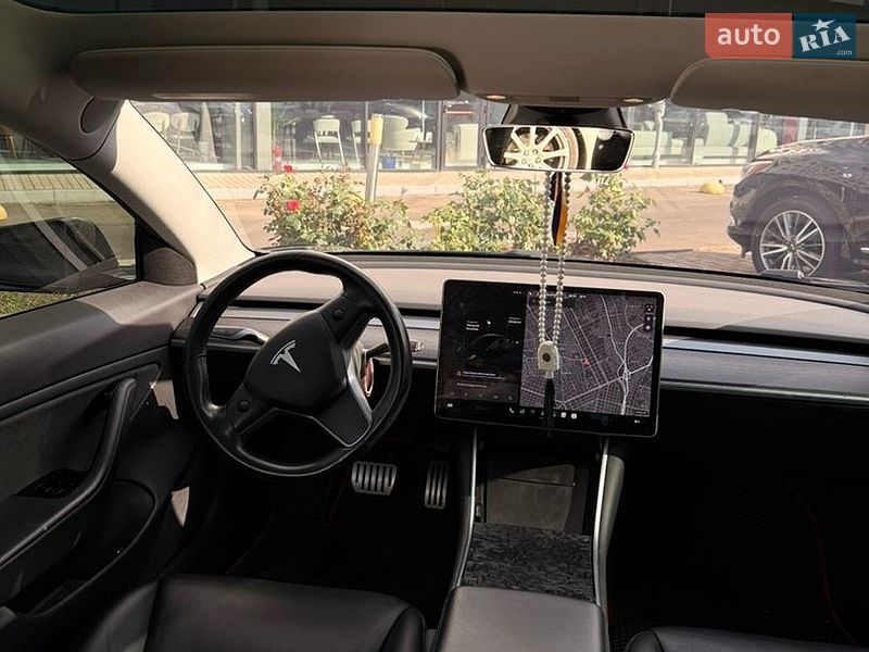 Седан Tesla Model 3 2019 в Одессе