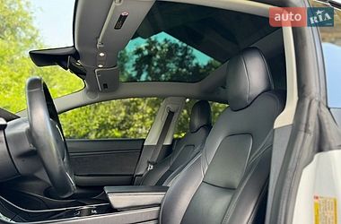 Седан Tesla Model 3 2019 в Дніпрі