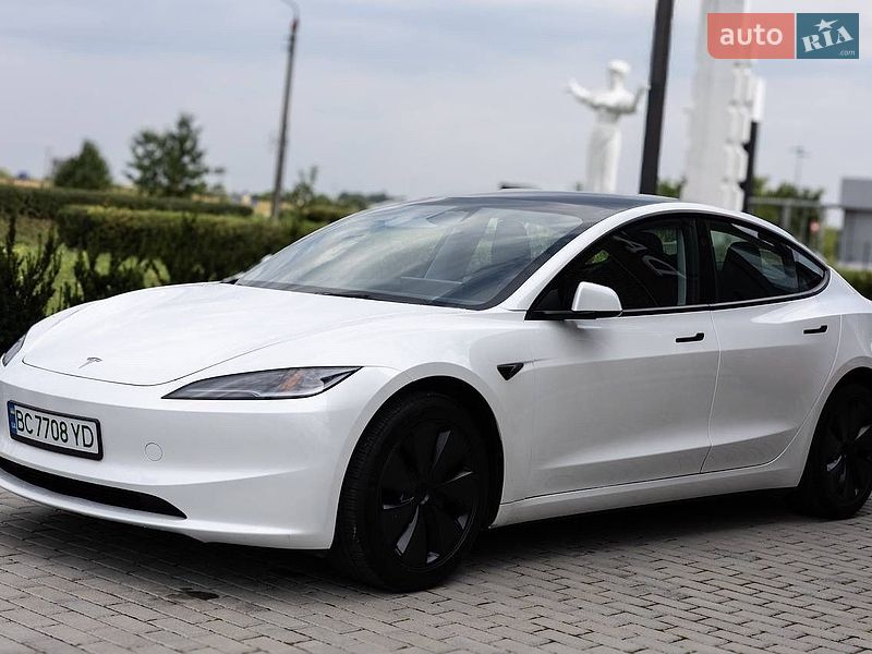 Tesla Model 3 2024