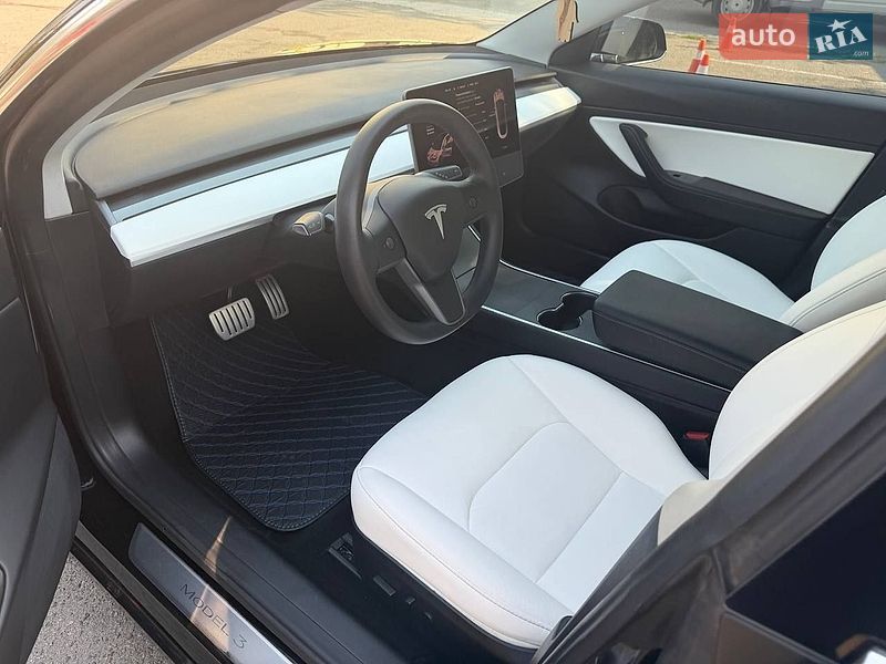 Седан Tesla Model 3 2020 в Дніпрі