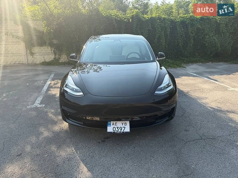 Седан Tesla Model 3 2020 в Днепре Седан Tesla Model 3 2020 в Днепре