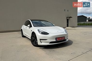 Седан Tesla Model 3 2021 в Луцке
