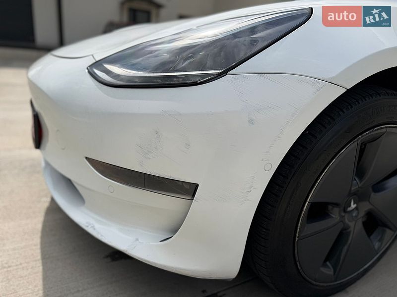Седан Tesla Model 3 2021 в Луцке