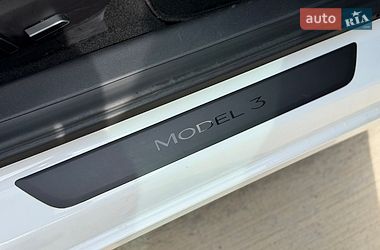 Седан Tesla Model 3 2021 в Луцке