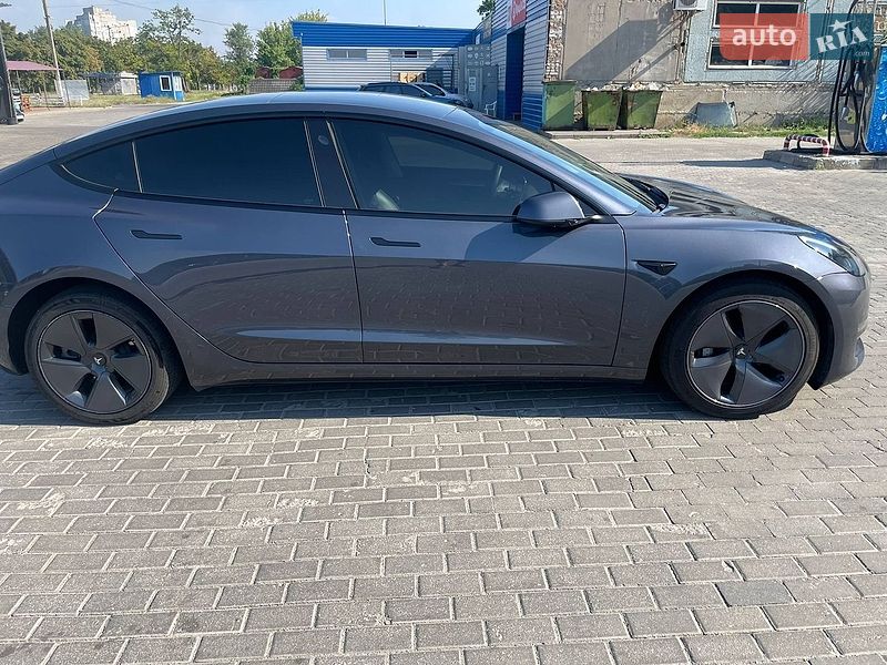 Седан Tesla Model 3 2023 в Запорожье