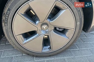 Седан Tesla Model 3 2023 в Запорожье