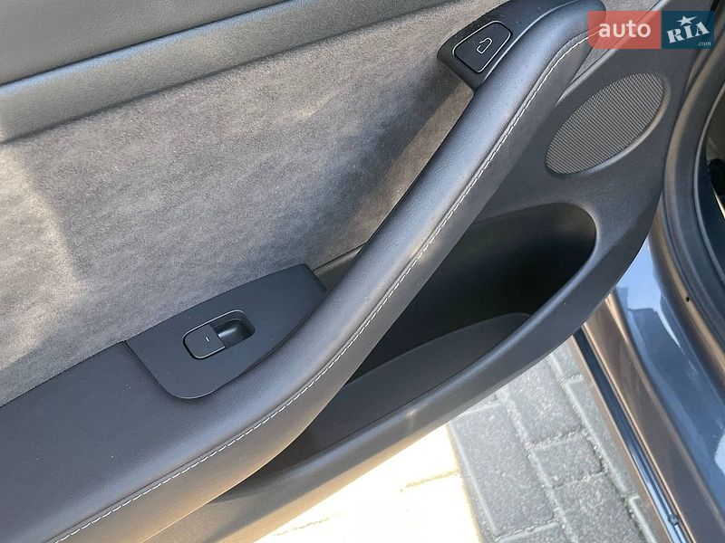 Седан Tesla Model 3 2023 в Запорожье