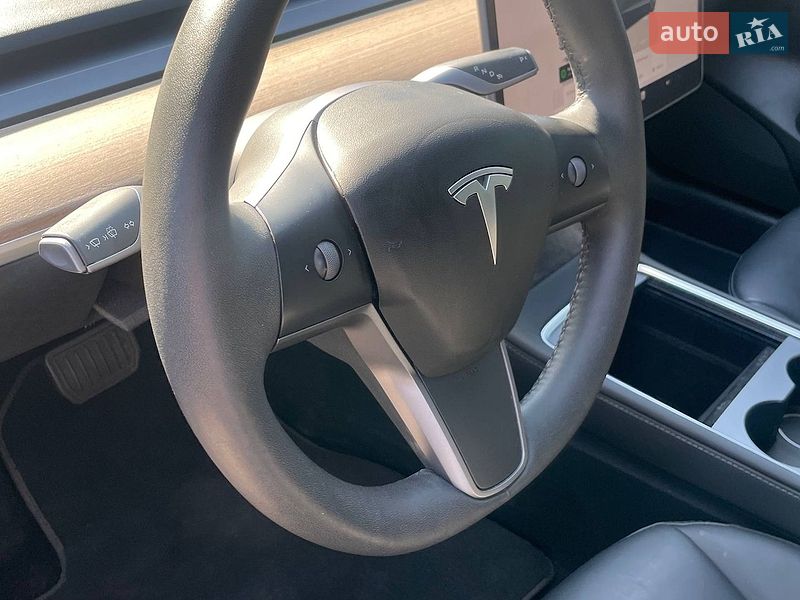 Седан Tesla Model 3 2023 в Запорожье