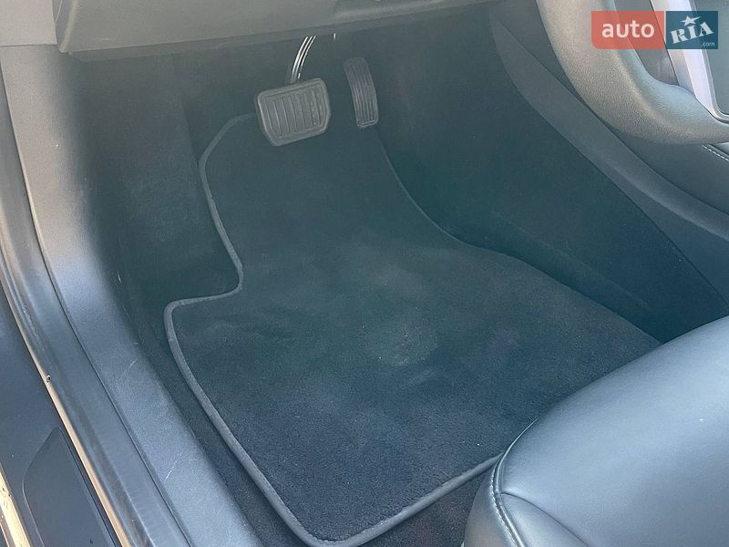 Седан Tesla Model 3 2023 в Запорожье