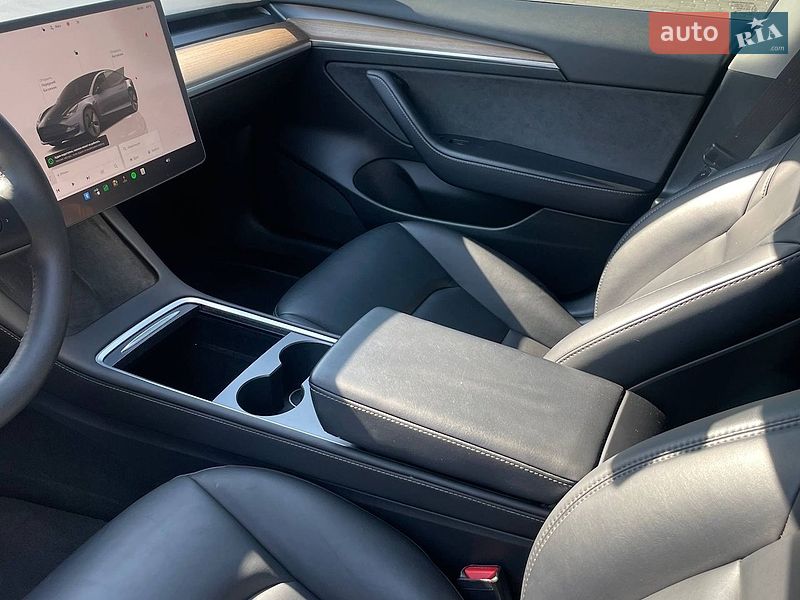 Седан Tesla Model 3 2023 в Запорожье