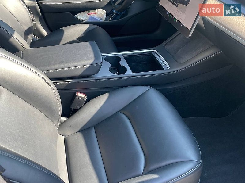 Седан Tesla Model 3 2023 в Запорожье