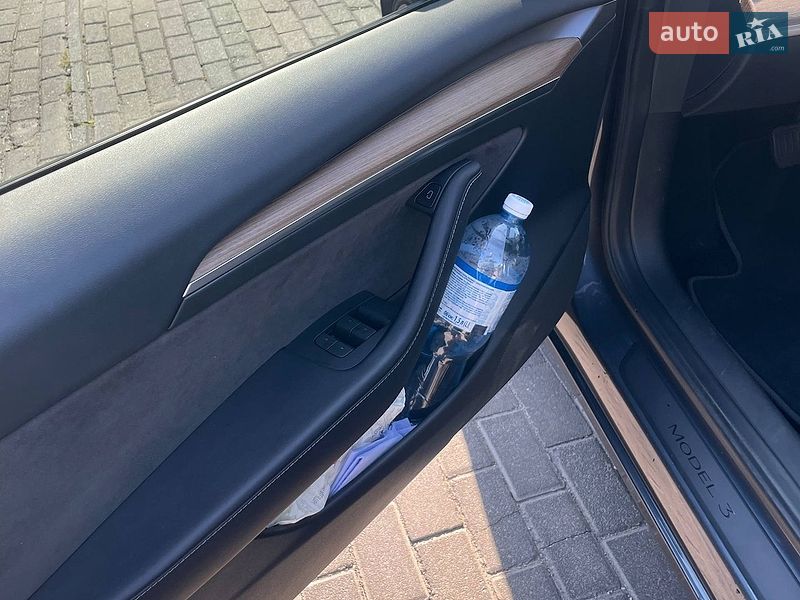 Седан Tesla Model 3 2023 в Запорожье