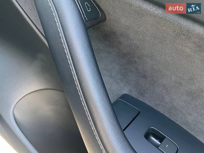 Седан Tesla Model 3 2023 в Запорожье