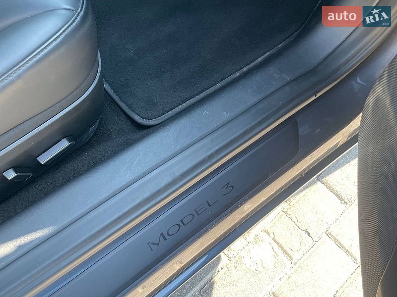 Седан Tesla Model 3 2023 в Запорожье