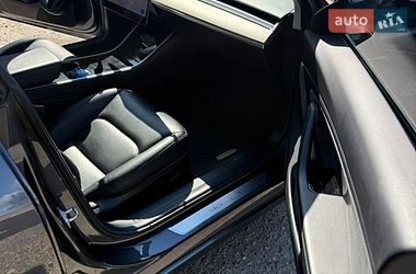 Седан Tesla Model 3 2019 в Харькове