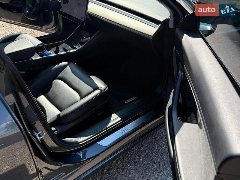 Седан Tesla Model 3 2019 в Харькове