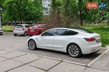 Седан Tesla Model 3 2019 в Киеве