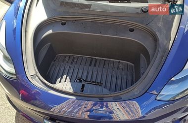 Седан Tesla Model 3 2021 в Киеве