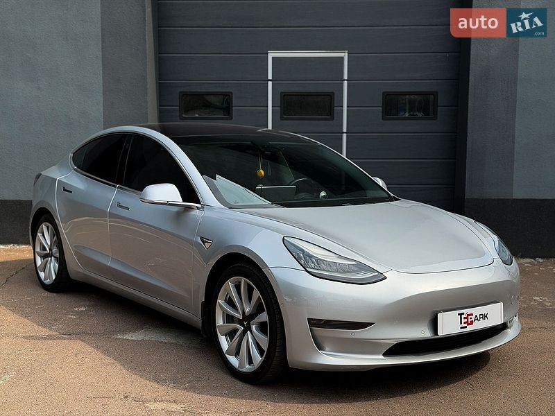 Седан Tesla Model 3 2018 в Киеве фото 11 Седан Tesla Model 3 2018 в Киеве