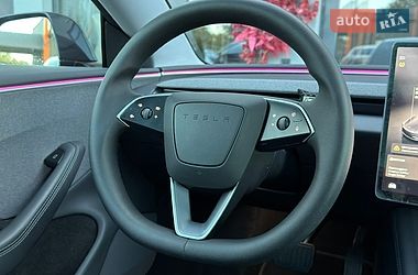 Седан Tesla Model 3 2025 в Черновцах
