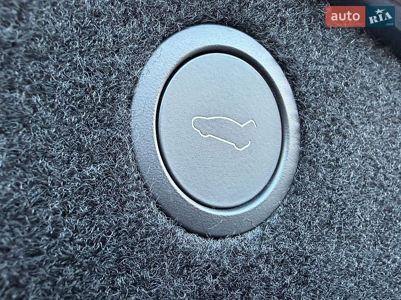 Седан Tesla Model 3 2025 в Черновцах