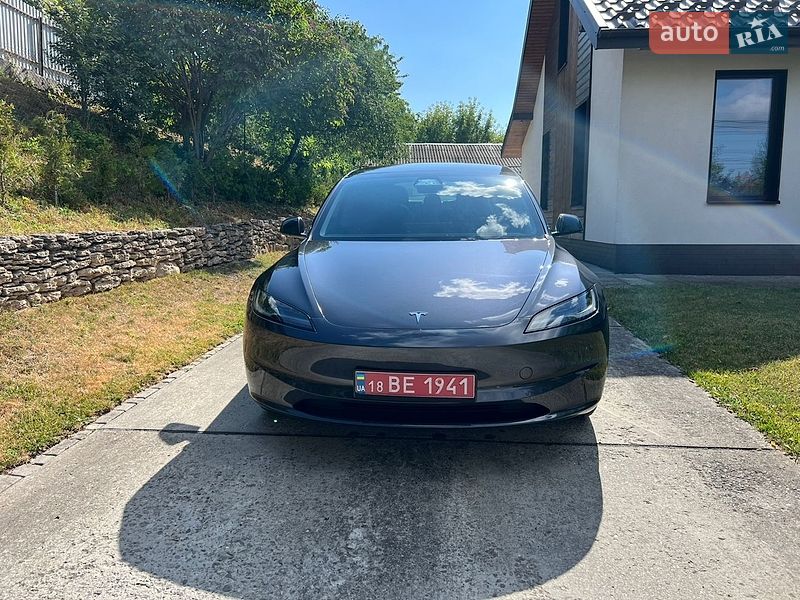 Седан Tesla Model 3 2024 в Рівному